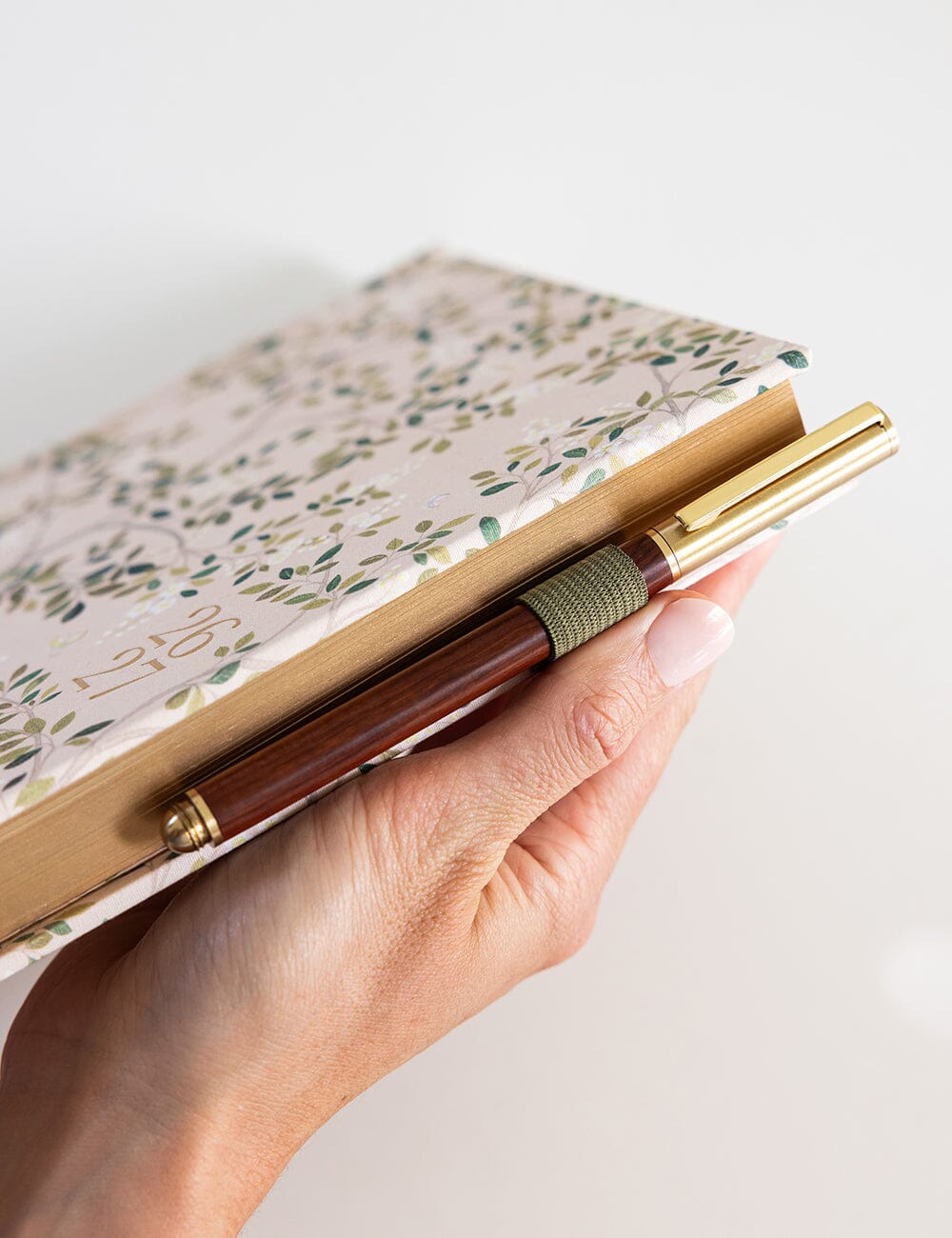 2026–2027 Weekly Financial Year Planner – White Blossoms