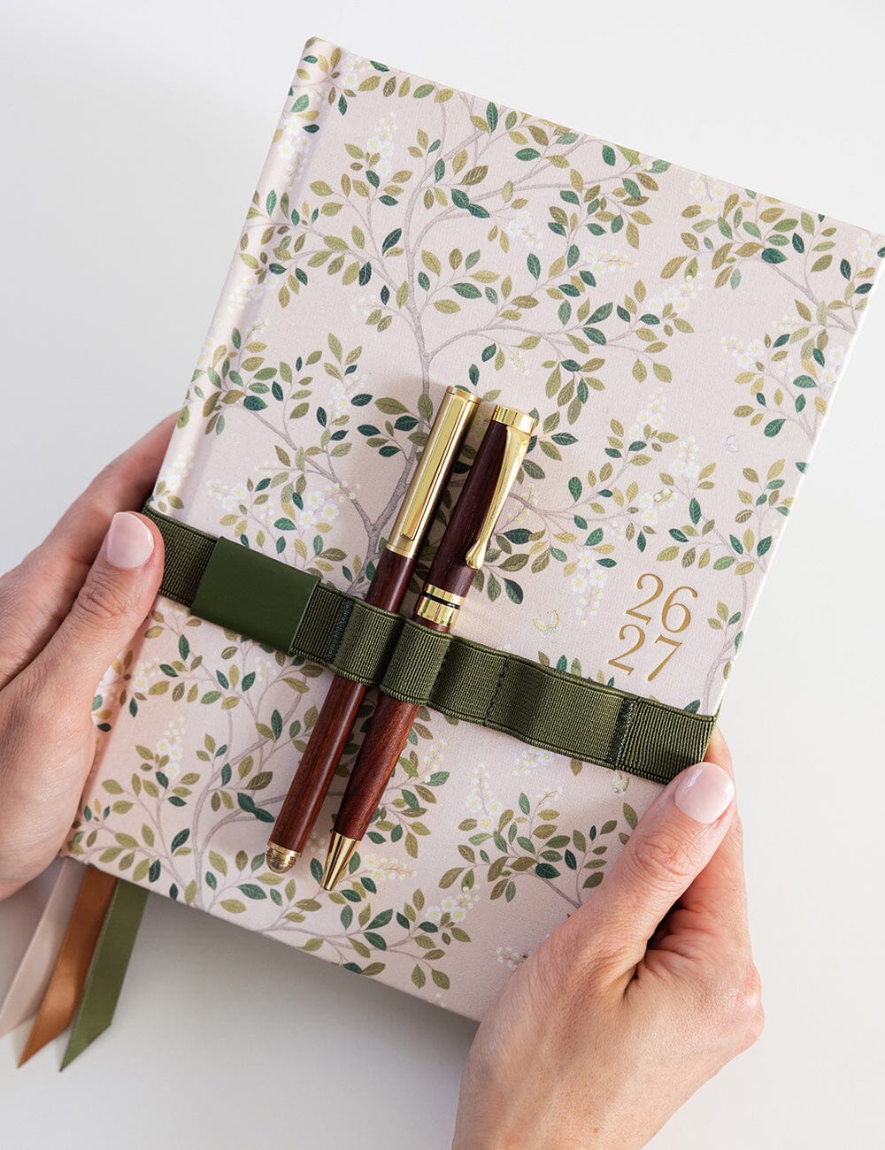2026–2027 Weekly Financial Year Planner – White Blossoms