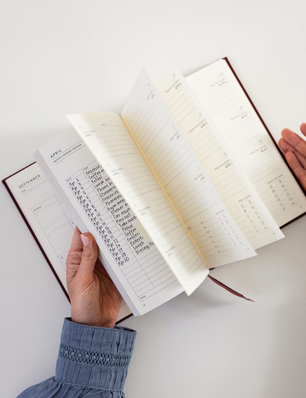 2026–2027 Weekly Financial Year Planner – Mulberry