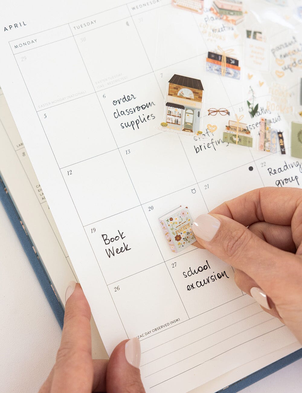 2027 Teachers Desktop Planner - Pembroke Blue