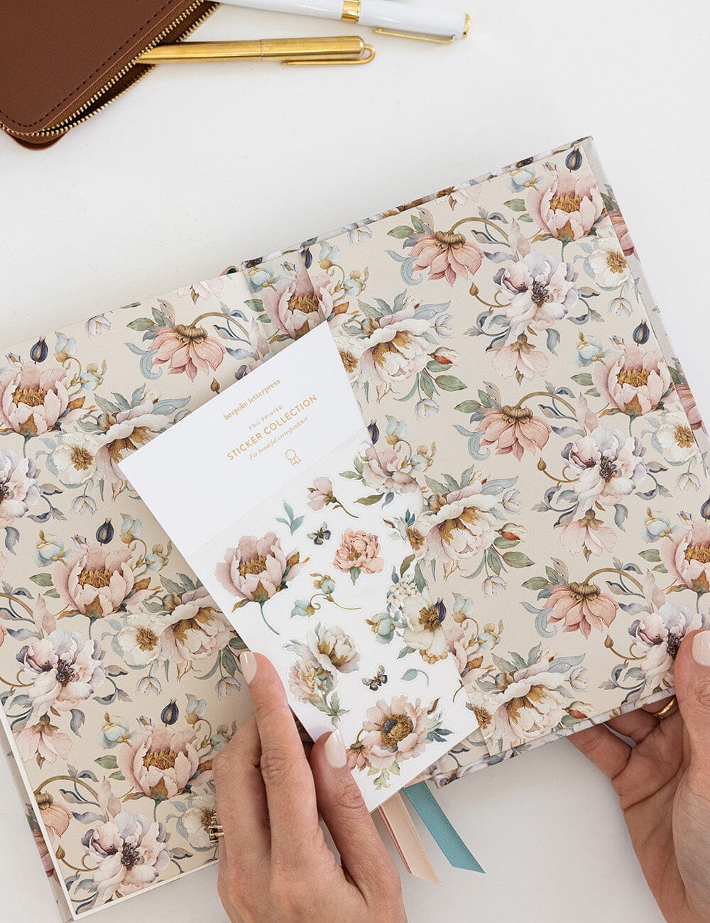 2027 Teachers Desktop Planner - Ashbourne Garden