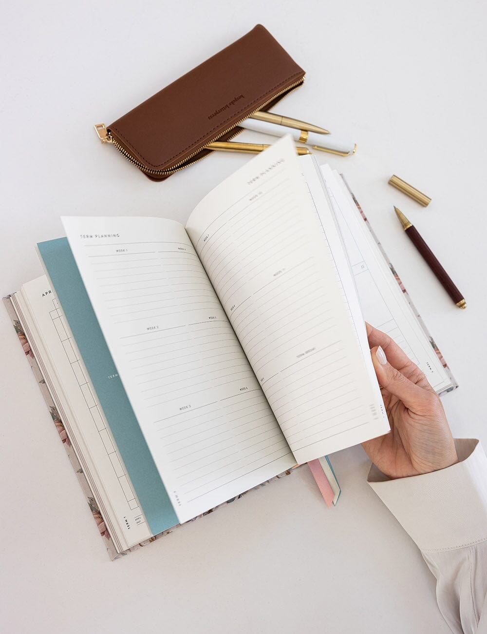 2027 Teachers Desktop Planner - Ashbourne Garden