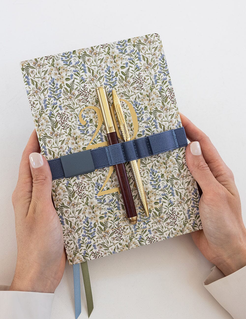 2027 Weekly Productivity Planner - Forget Me Not
