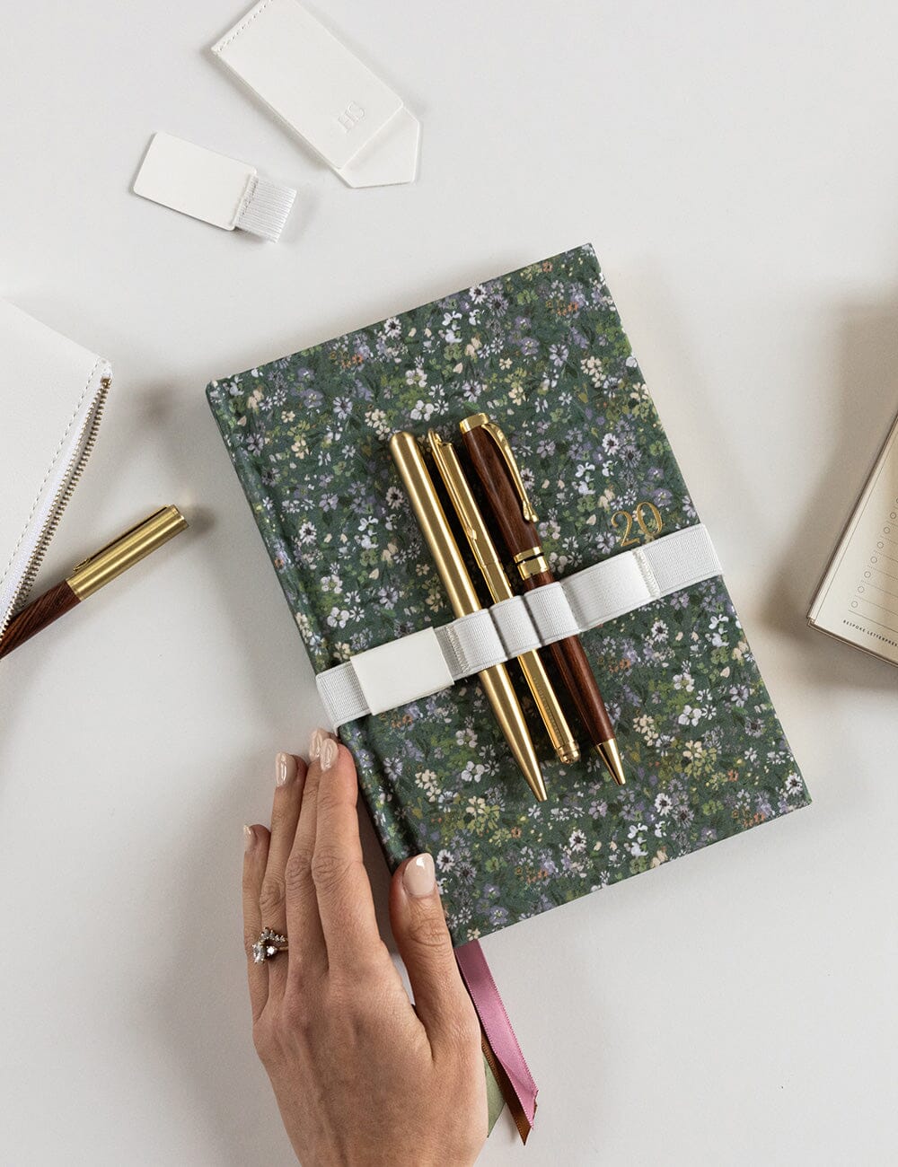 Elastic Book Strap - White