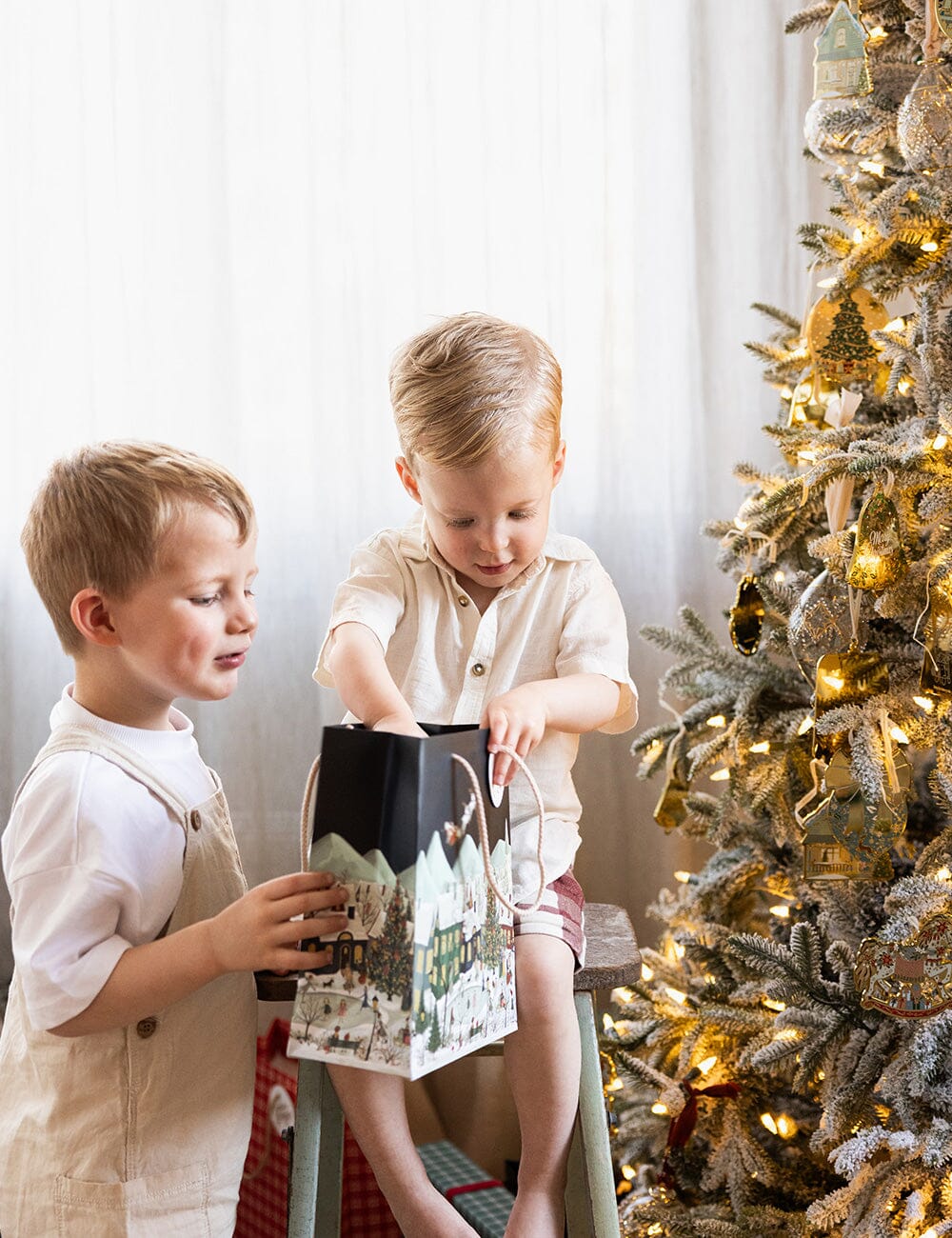 Medium Gift Bag - The Christmas Village