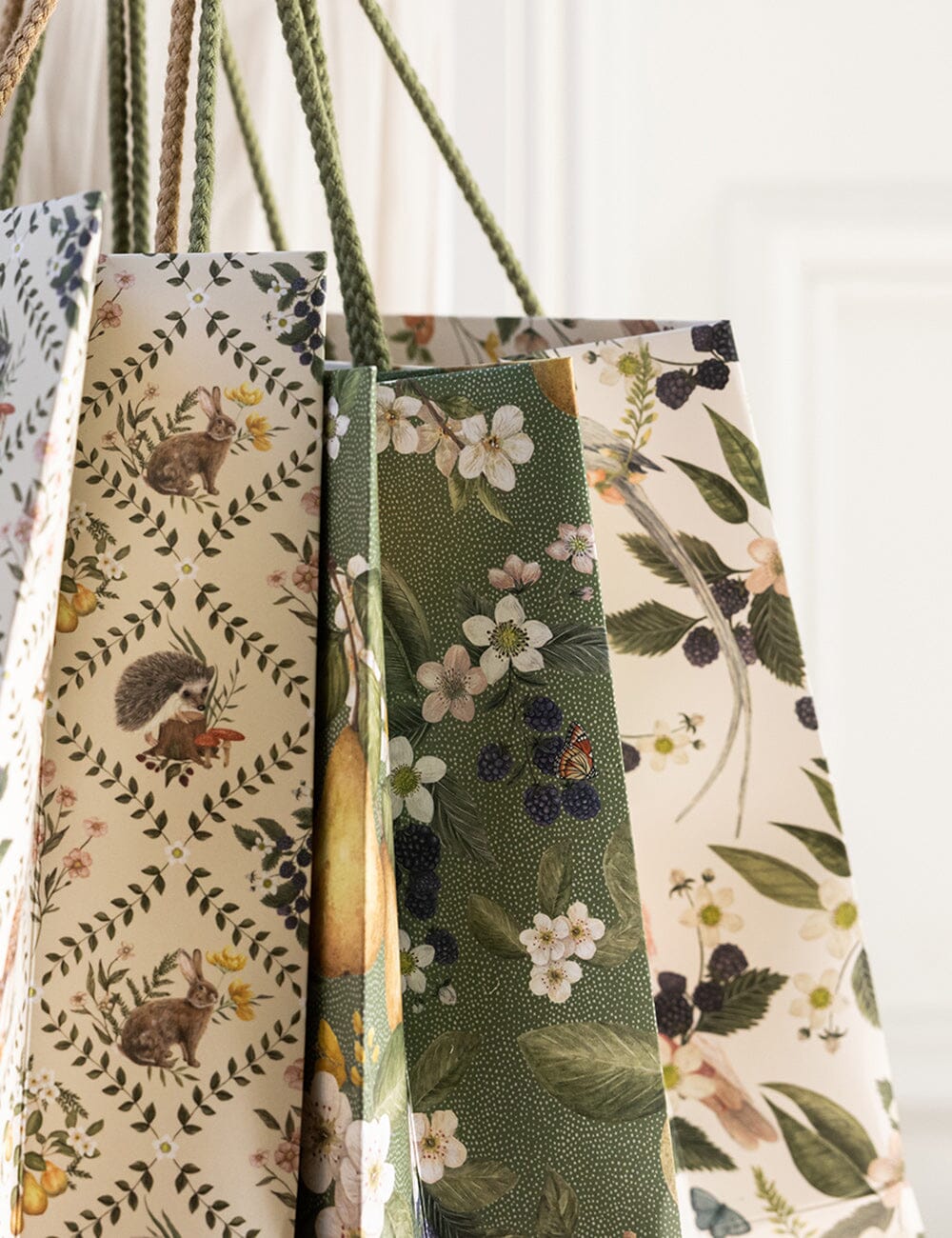 Medium Gift Bag - Cockatoo