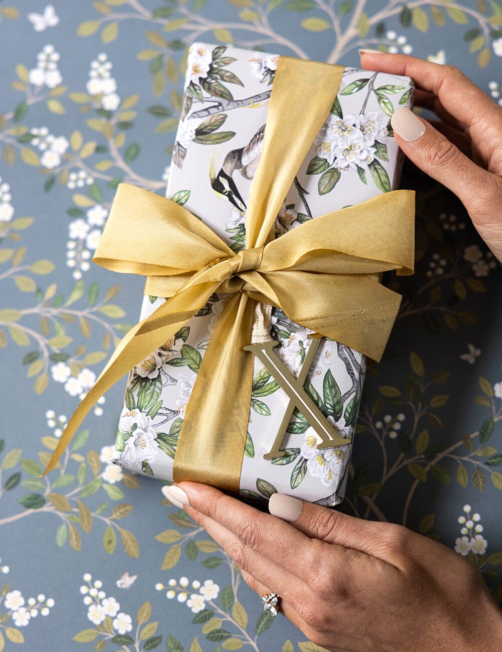 Victoria / White Blossom Gift Wrap 100pk