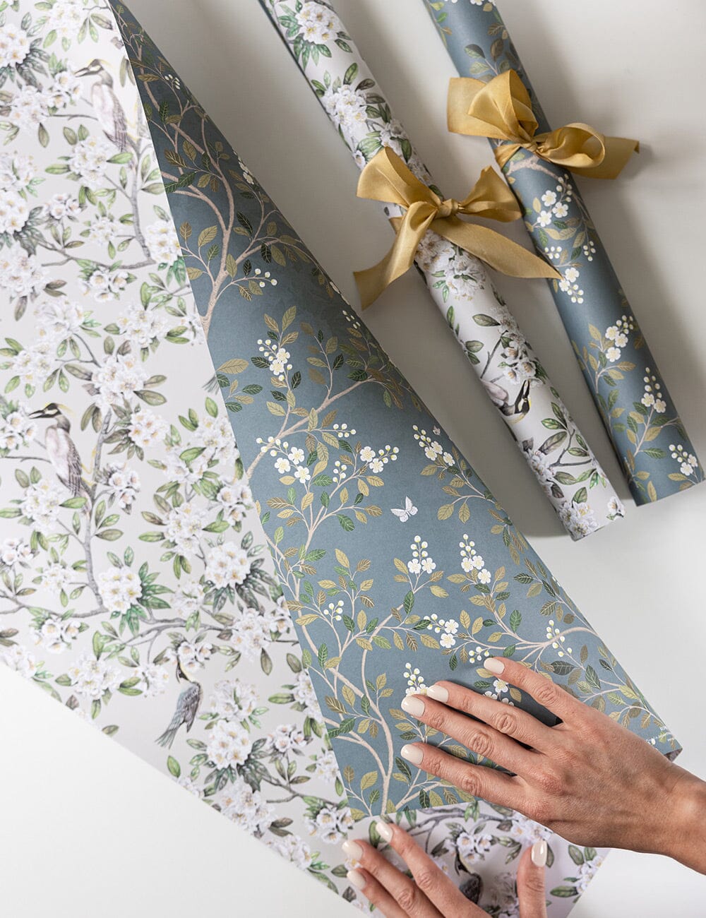 Victoria / White Blossom Gift Wrap 100pk