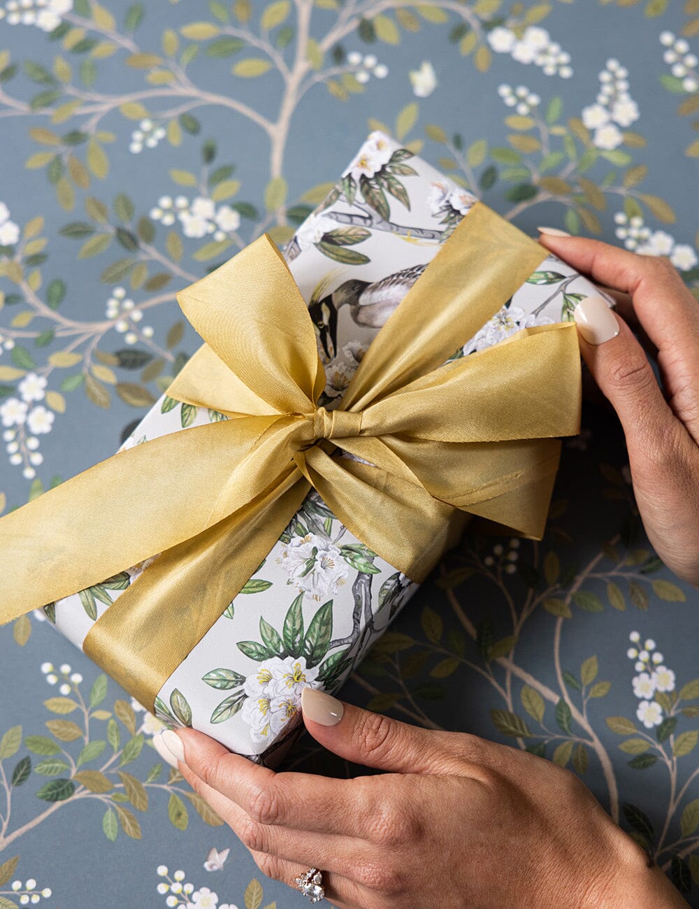 Victoria / White Blossom 6pk Gift Wrap Sheets