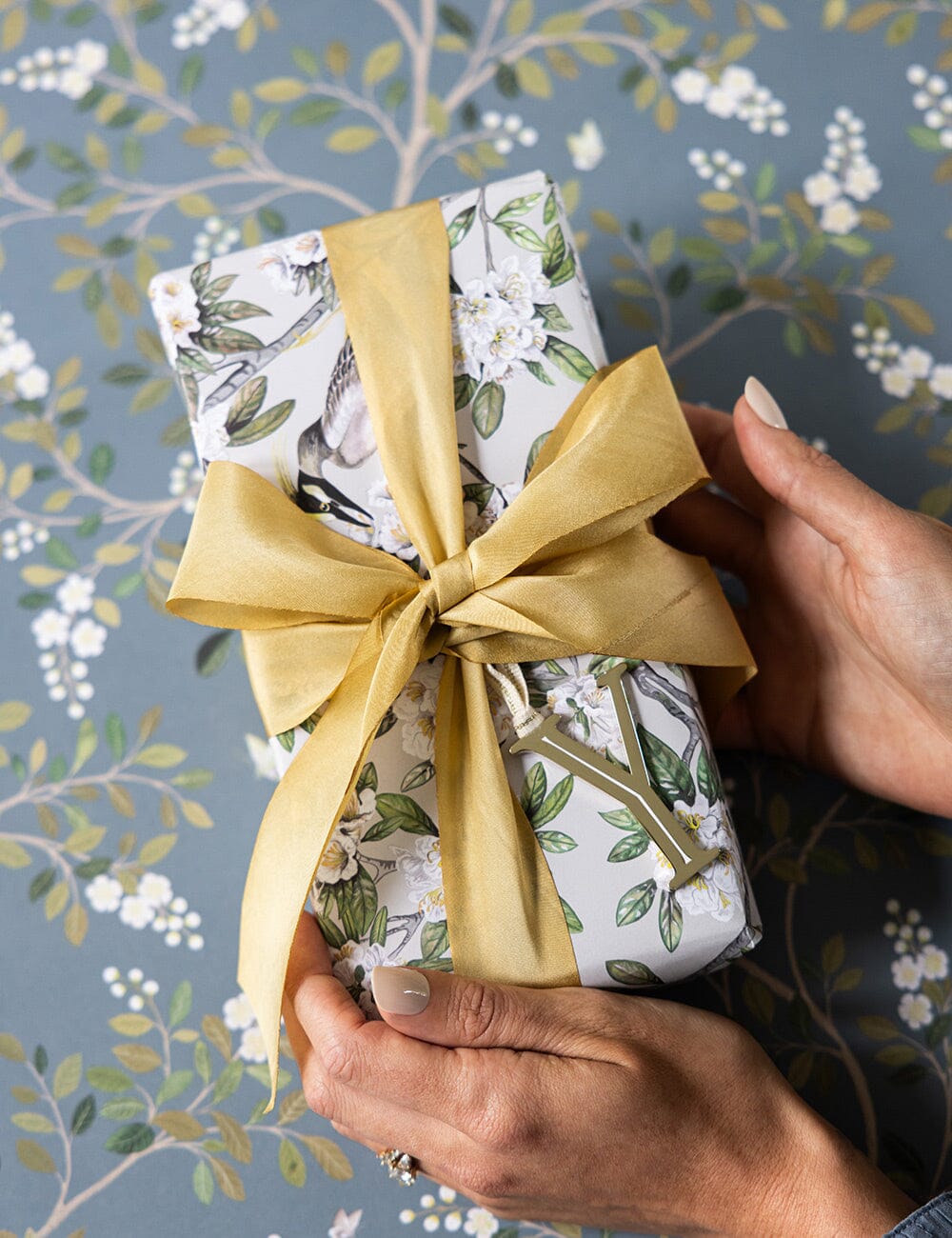 Victoria / White Blossom Gift Wrap 100pk