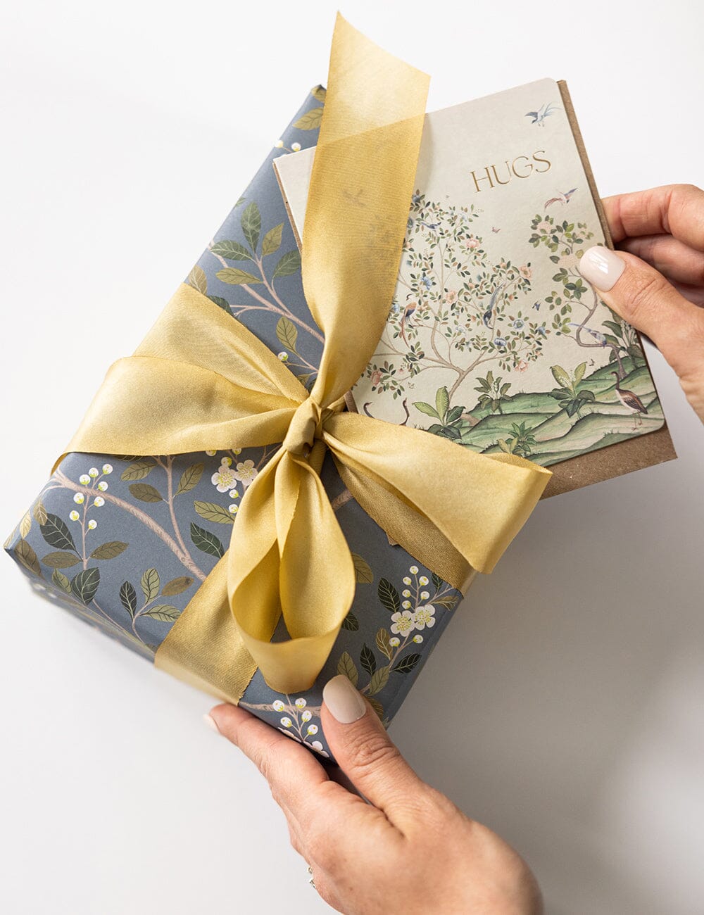 Victoria / White Blossom Gift Wrap 100pk