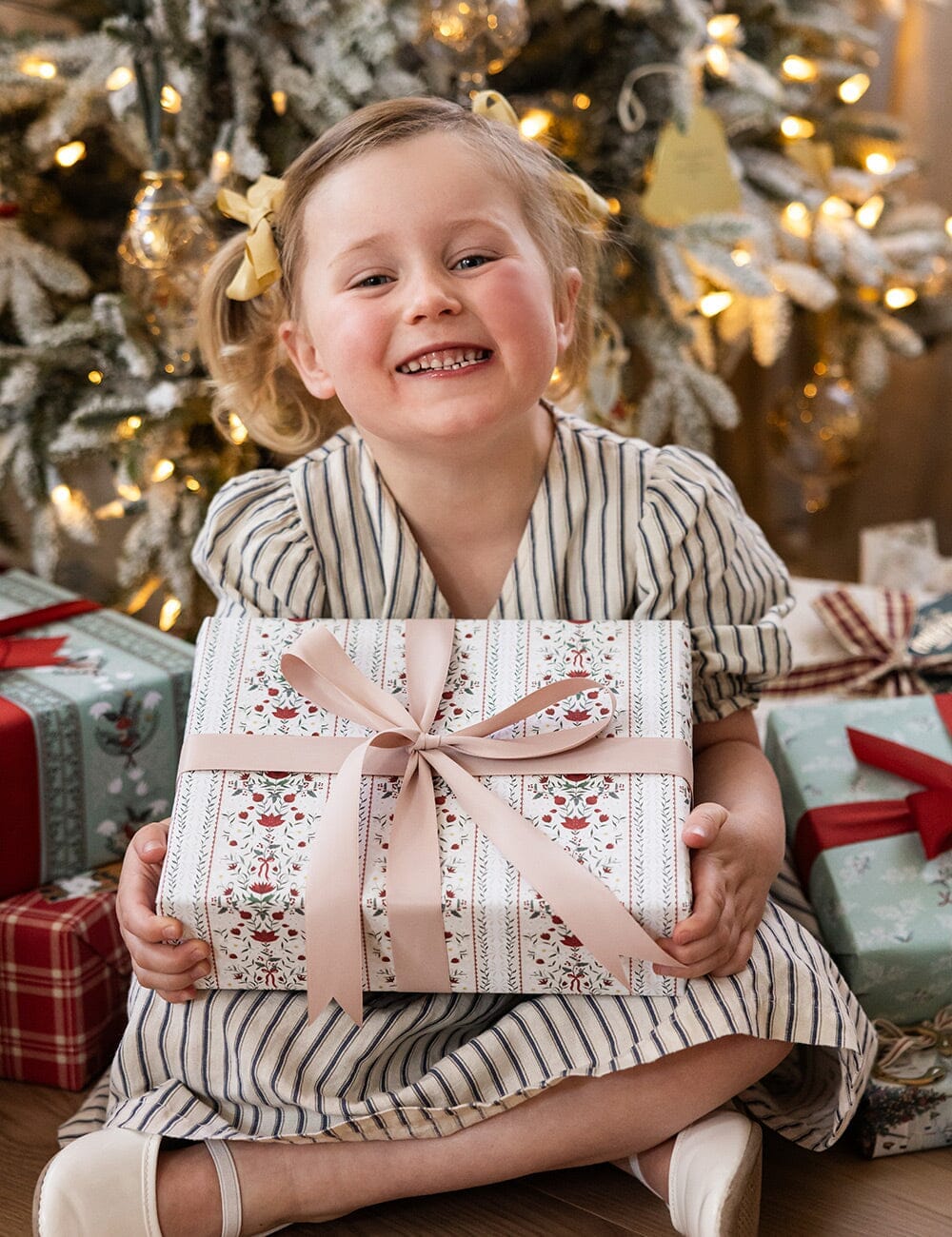 Holly & Bows / Festive Florals - 6pk Gift Wrap Sheets