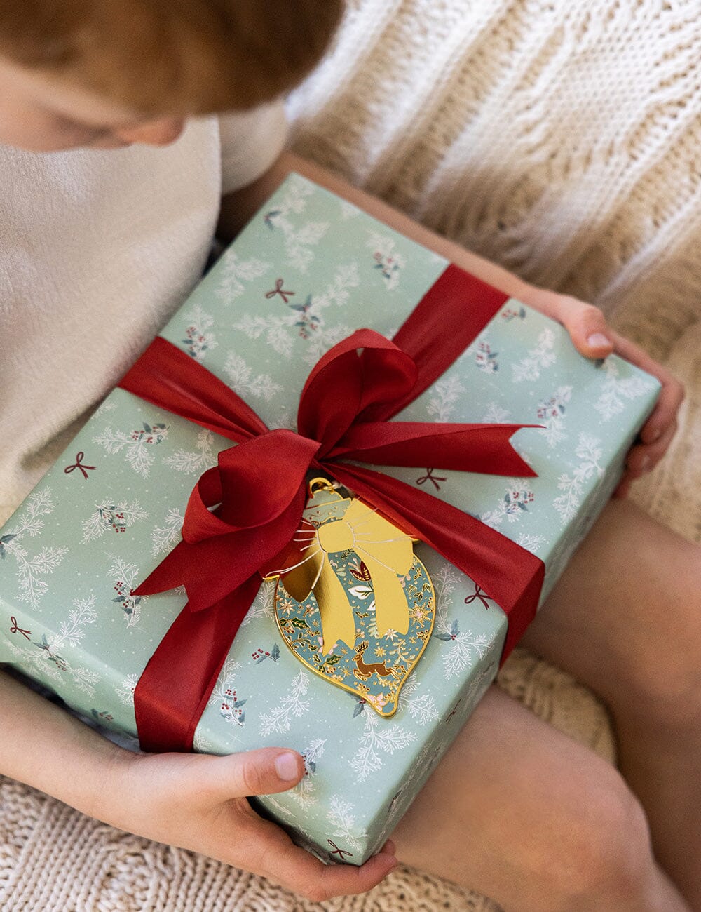 Holly & Bows / Festive Florals Gift Wrap 100pk