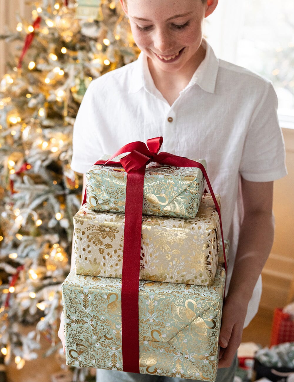 Gift Wrap Roll 3m - Christmas Holly (Champagne with Gold Foil)