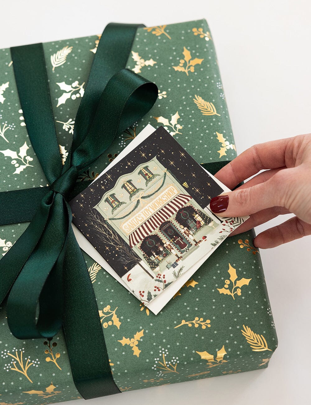 Gift Wrap Roll 3m - Golden Holly (Gold Foil)