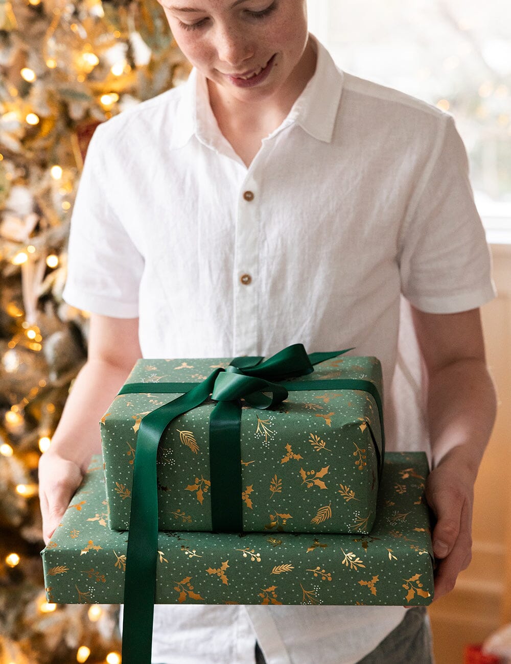 Gift Wrap Roll 3m - Golden Holly (Gold Foil)