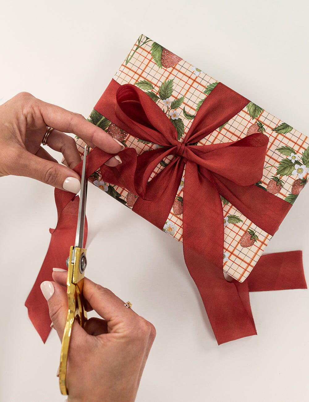 Gift Wrap Roll 3m - Strawberries