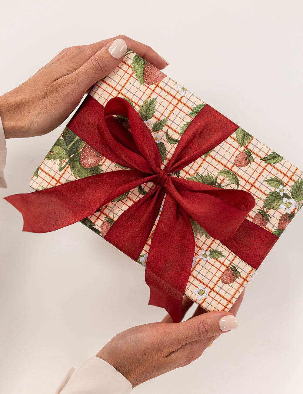 Gift Wrap Roll 3m - Strawberries