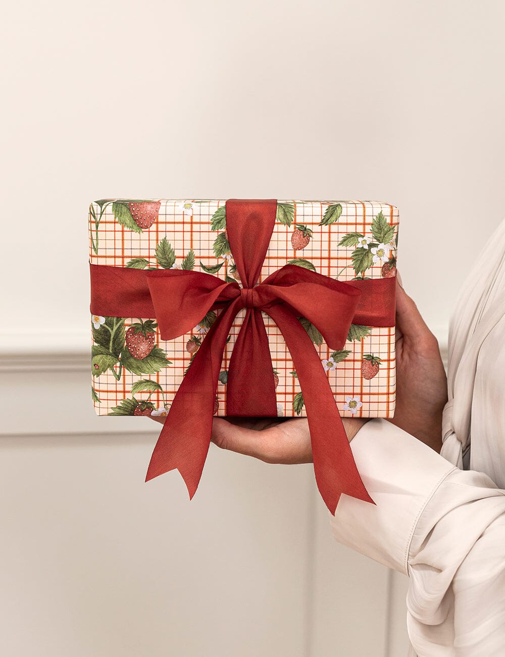 Gift Wrap Roll 3m - Strawberries