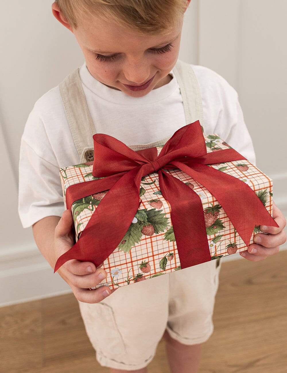 Gift Wrap Roll 3m - Strawberries