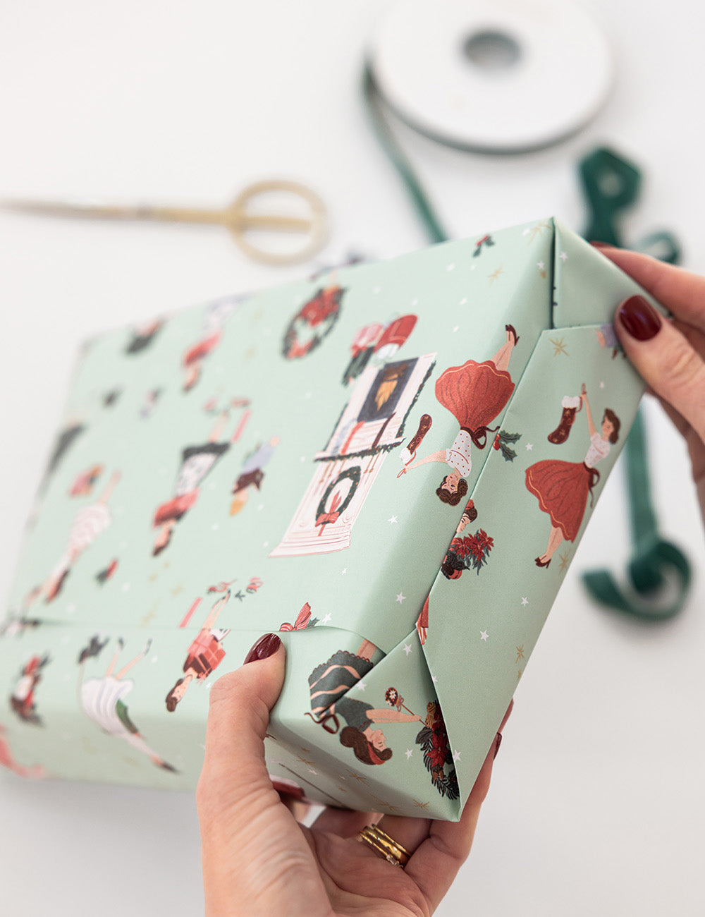Gift Wrap 3m Roll - Christmas Ladies