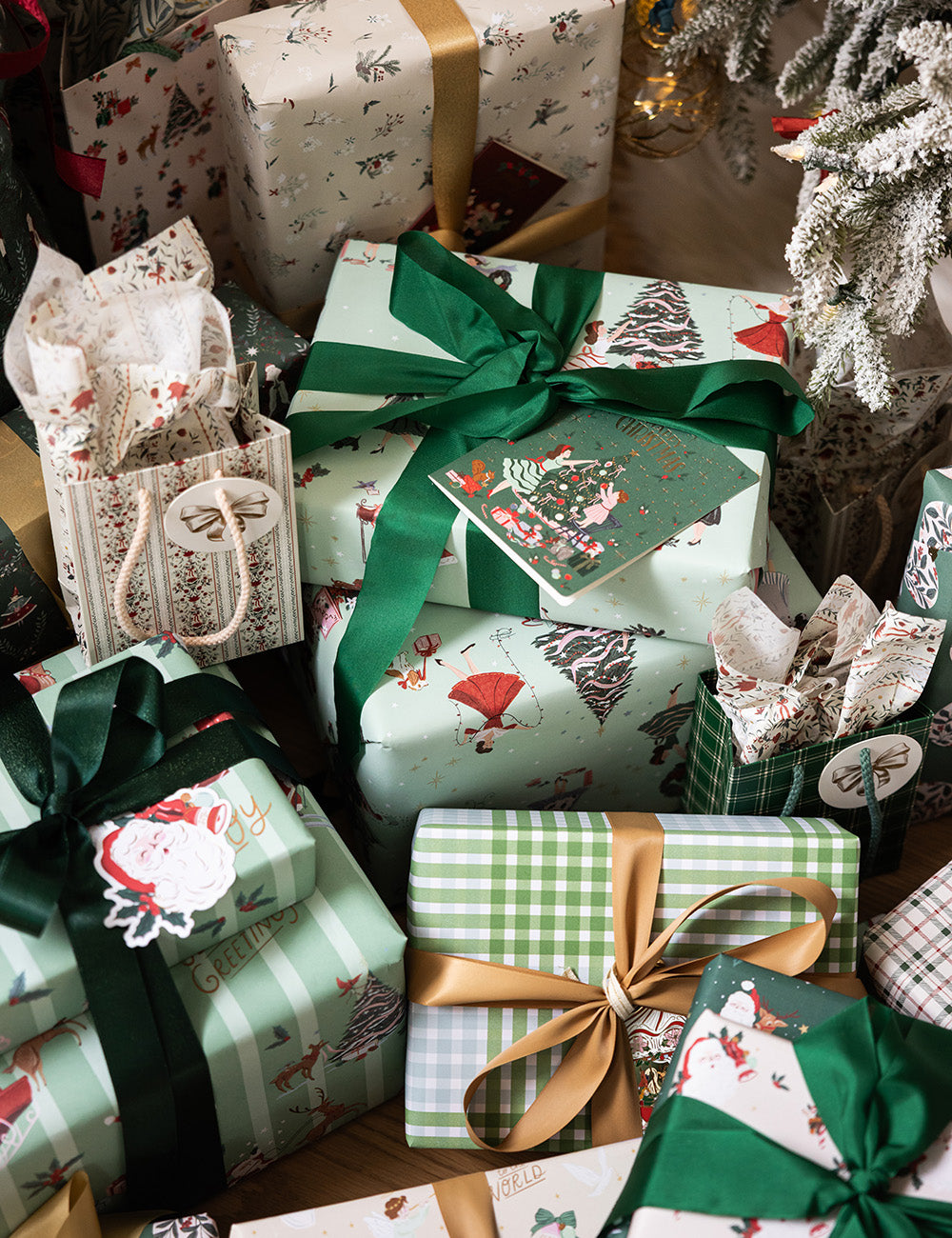 Gift Wrap 3m Roll - Christmas Ladies