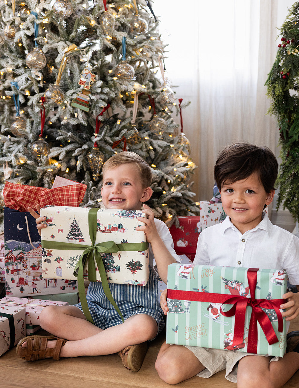 Gift Wrap 3m Roll - Christmas Santas