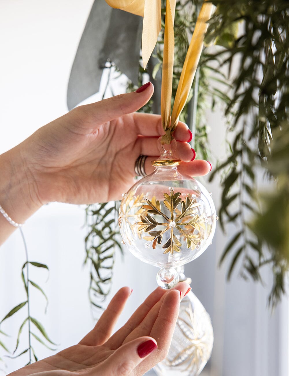 Ornament Glass Round Snowflake (Gold Ribbon)