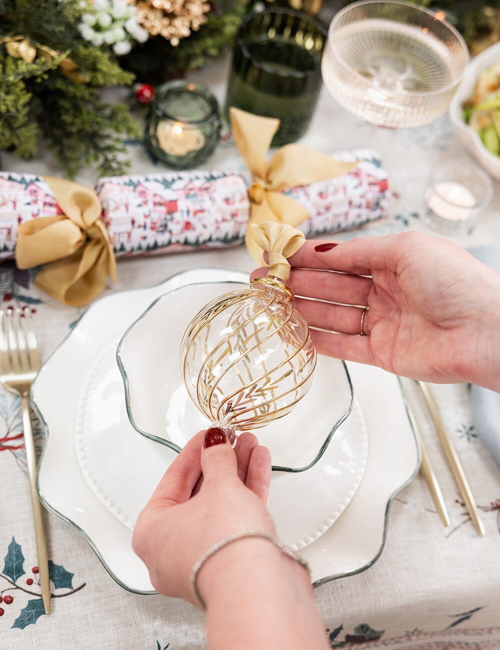 Ornament Glass Round Garland Vine (Gold Ribbon)