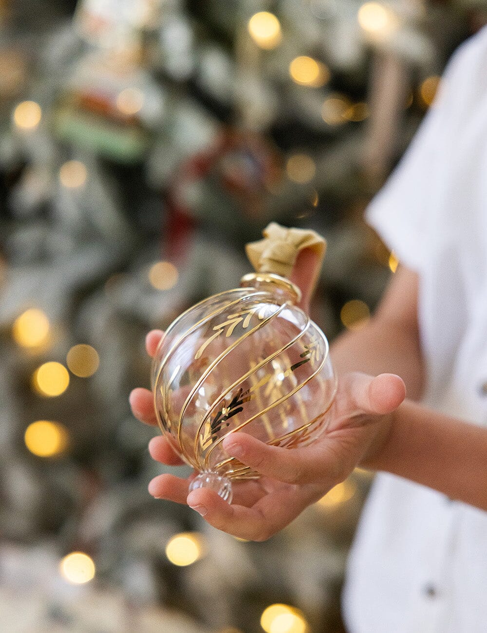 Ornament Glass Round Garland Vine (Gold Ribbon)