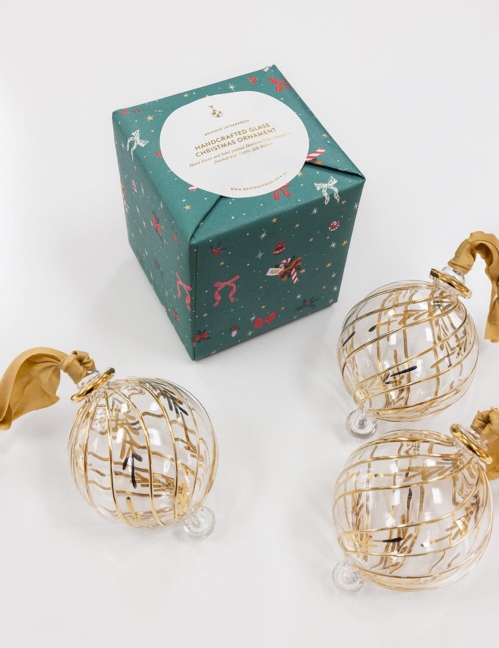 Ornament Glass Round Garland Vine (Gold Ribbon)