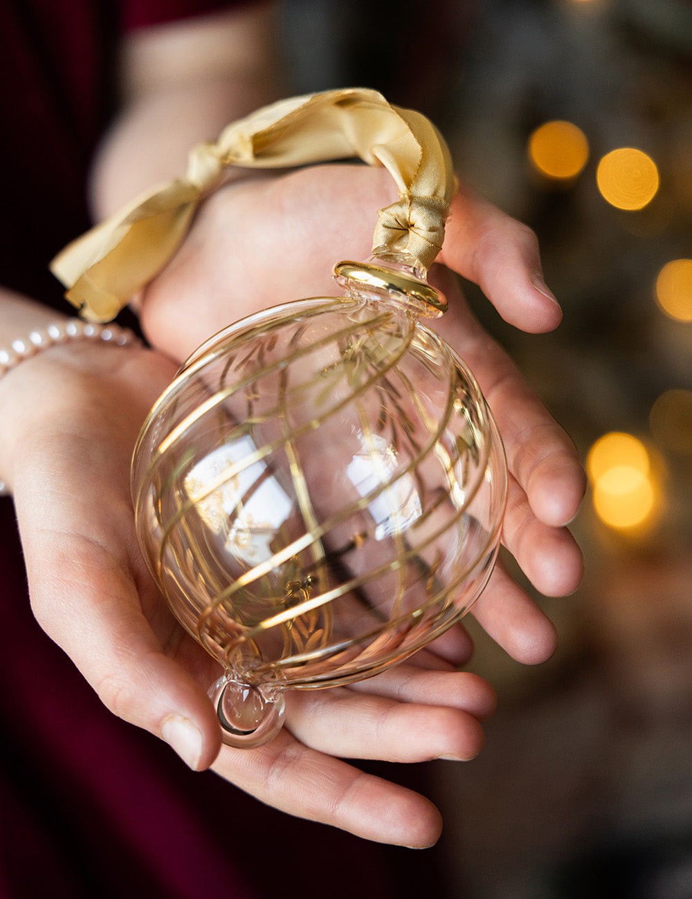 Ornament Glass Round Garland Vine (Gold Ribbon)