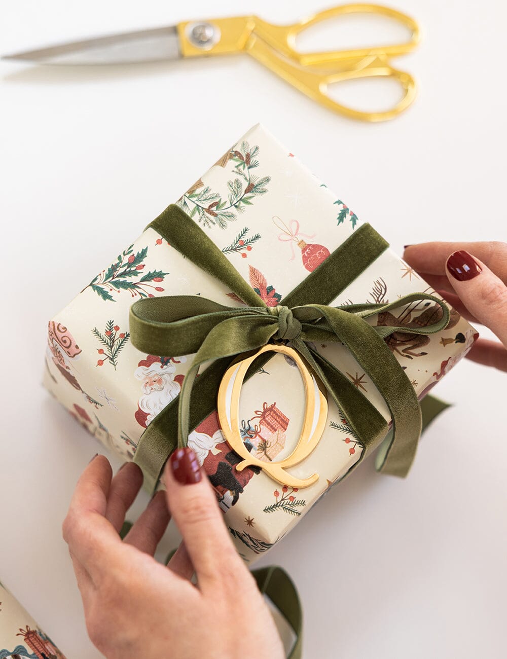 Q - Fine Enamel Alphabet Ornament