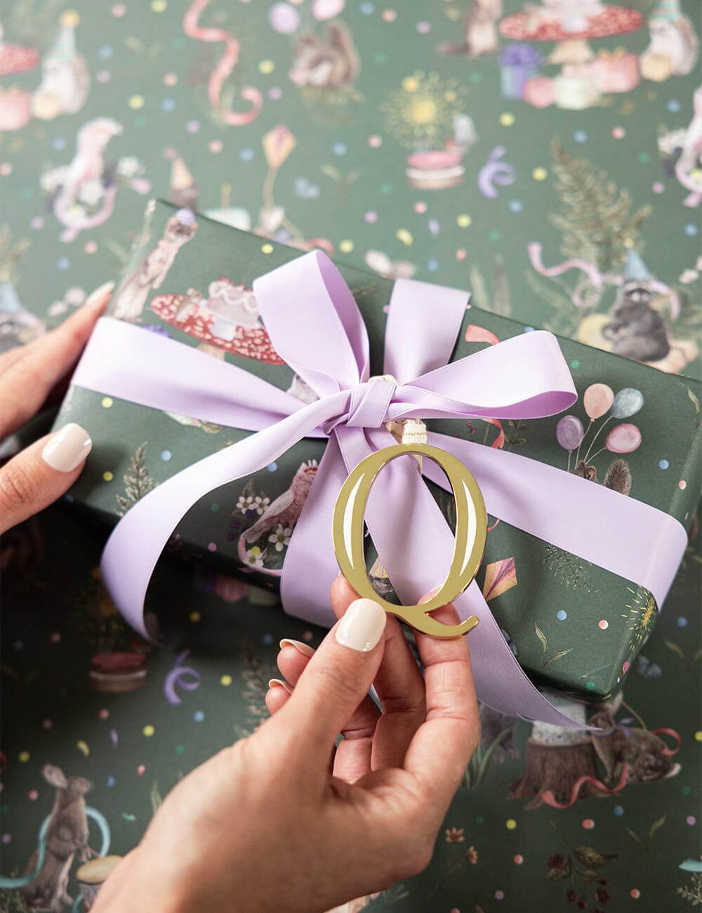 Q - Fine Enamel Alphabet Ornament