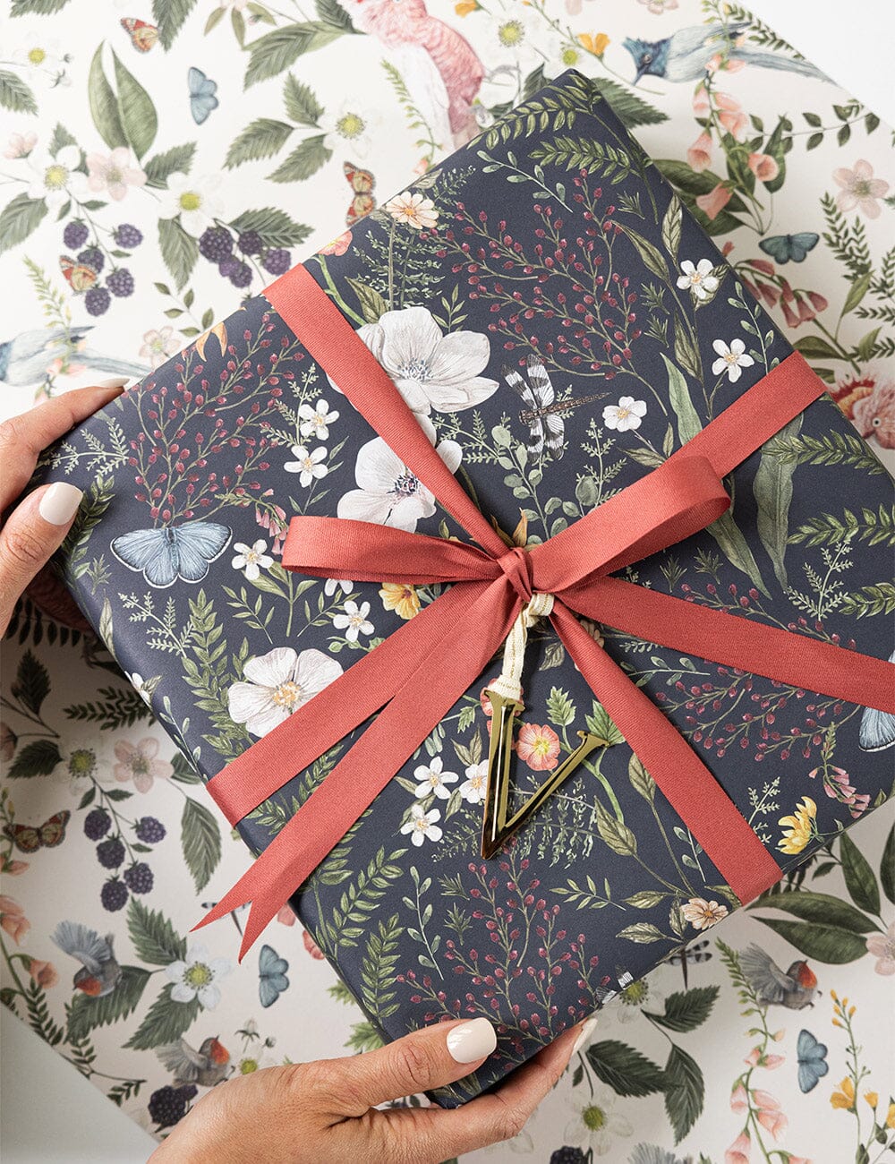 V - Fine Enamel Alphabet Ornament