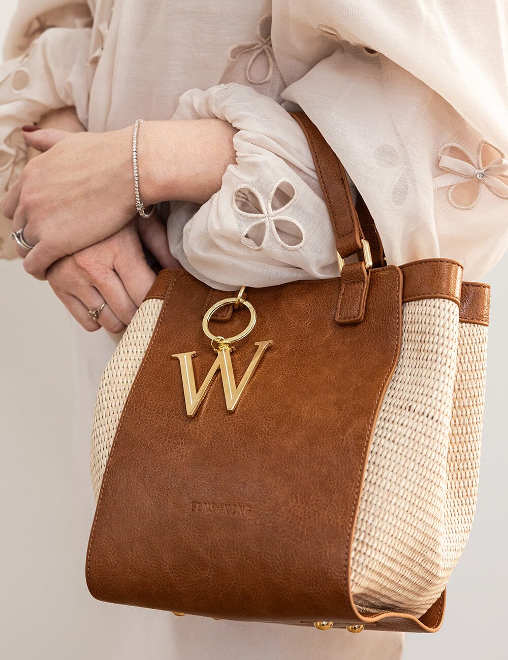 W - Fine Enamel Alphabet Ornament