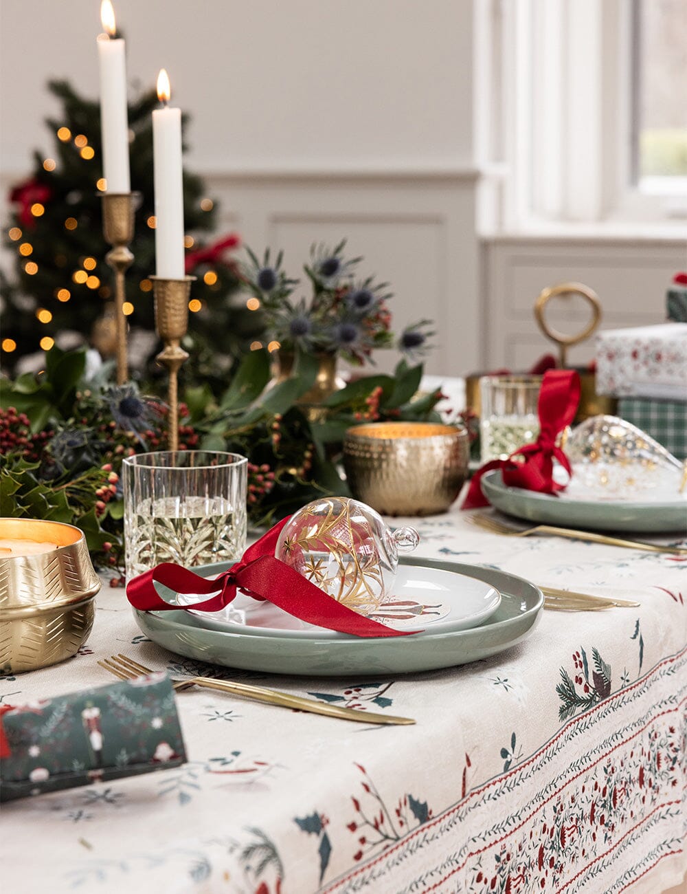 Heirloom Christmas Holly Linen Tablecloth