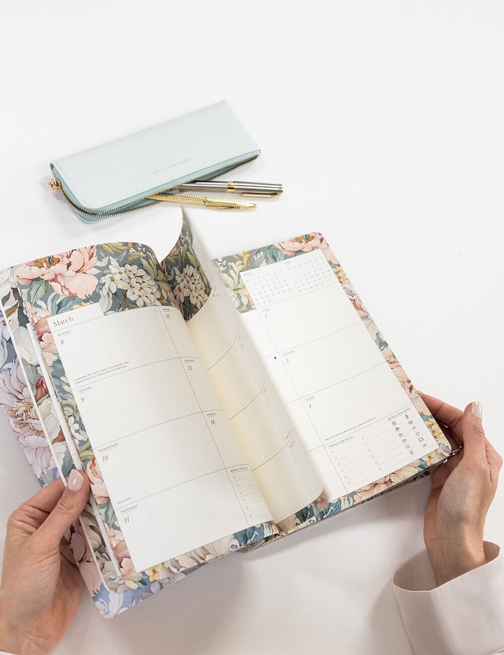2027 Weekly Calendar Notebook