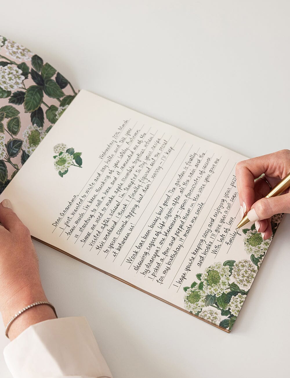 Hydrangea A4 Writing Pad