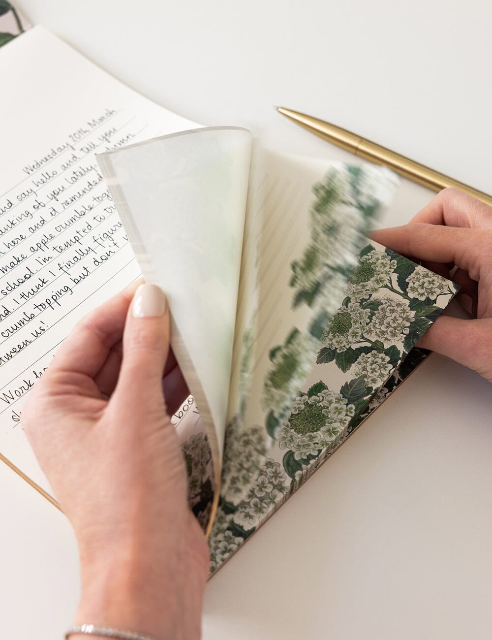 Hydrangea A4 Writing Pad